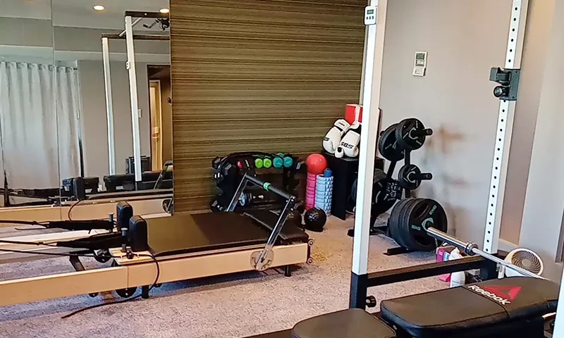 LIM 梅田店 内観